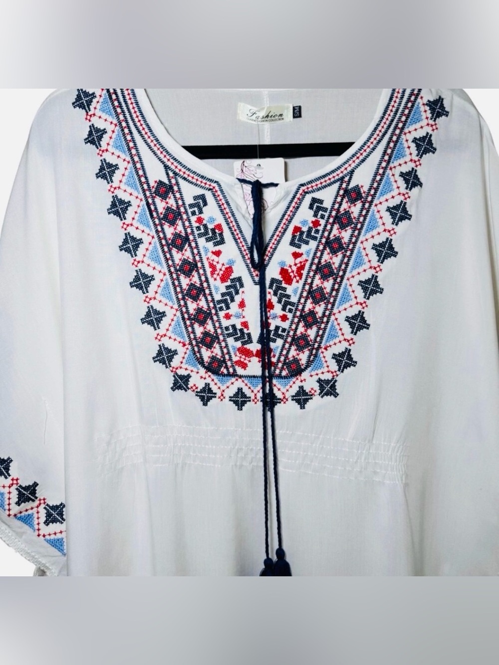 Poncho light and breezy. Embroidered white, navy, red. Boho chic. Fits up to L - Picture 6 of 8